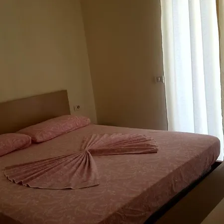 Kompleksi Michelangelo * Lezhë